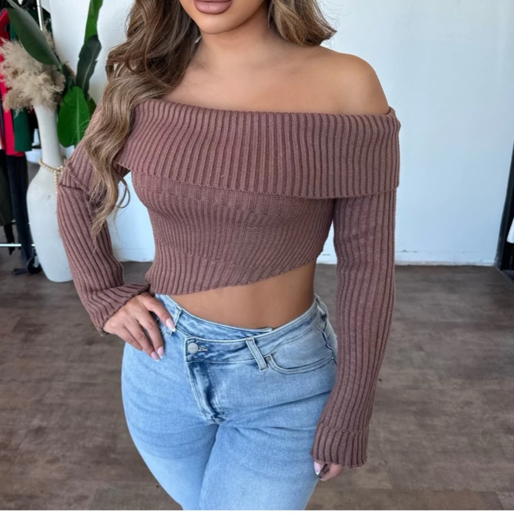 Brown off shoulder knit crop top Size M